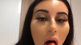 Mikaela Testa, mamada de Dildo Onlyfans Video