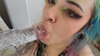 HeyLyssten Mamada Consolador Maid Laderie OnlyFans Vídeo