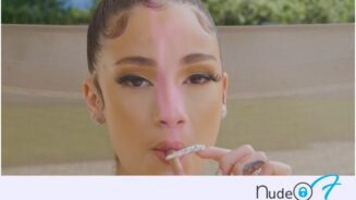 Bhad Bhabie desnuda fumando, genio sexo