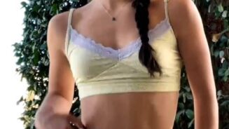 Amelio Sexy Midriff falda danza vídeo Leaked