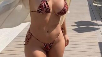 Bru Luccas Thong's Bikini Dance