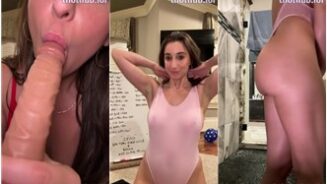 Christina Khalil ducha traje de una pieza, ver a través