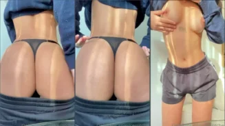 Leticia Cerote, de cuerpo esbelto, se alisa las tetas y resalta su culo con tanga