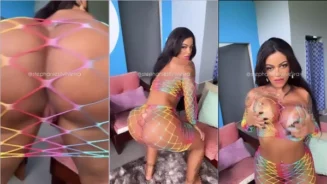 Stephanie Silveira dando vueltas con su gran culo colgando y su coño todo alegre