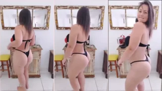 Barbara Camila una casada muy atractiva bailando en braguitas muy ajustadas enseñando su precioso culo