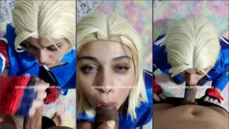 Cosplayer Devil Kaly se arrodilla para darle a su novio un oral provocativo