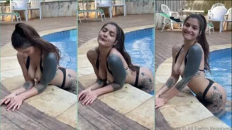 Svetlanna mostrando sus turgentes tetas en la piscina