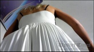 Upskirt voyeur