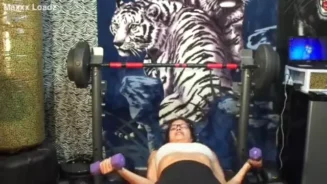 Gabriela Sousa sacudió una película porno, lanzándose a sí misma con un trío con dos indios